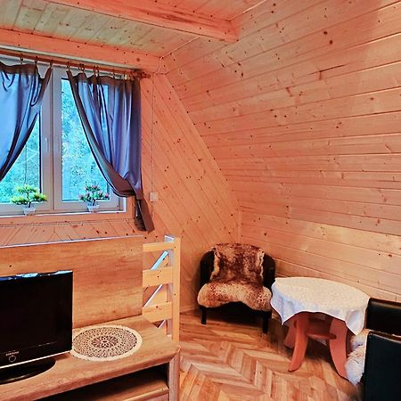 Eco Domek Z Duzym Ogrodem I Widokiem 穆扎希赫尔 外观 照片